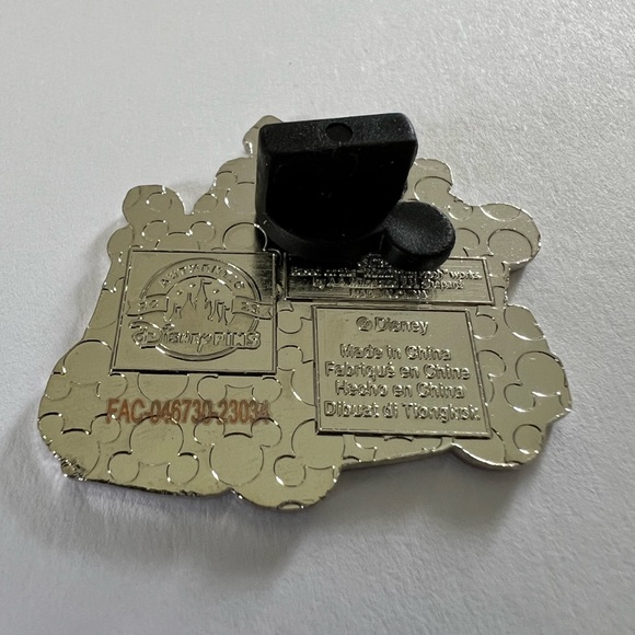 Disney Food Truck Pin - Winnie the Pooh - Picture 2 of 4
